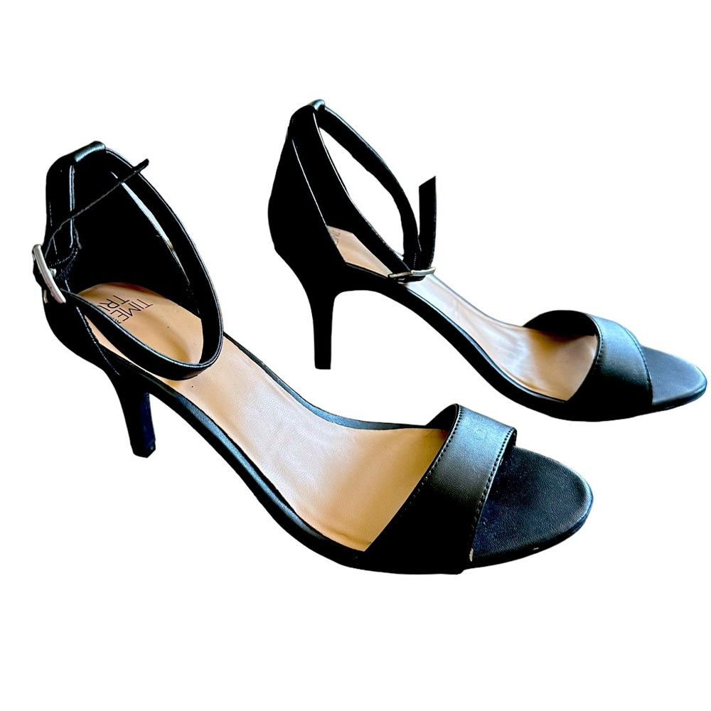 Time and Tru Black Ankle-Strap Kitten Heel Sandals